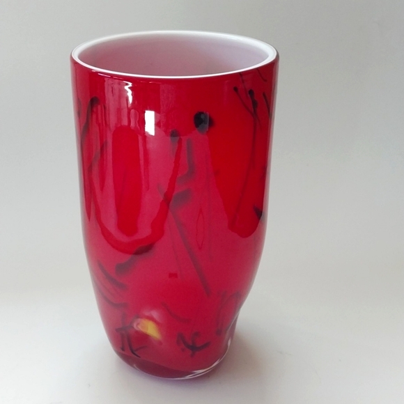 Eastern Art Glass Blown Red & White Cased Vase with Black/Yellow Abstract Design - Picture 2 of 8